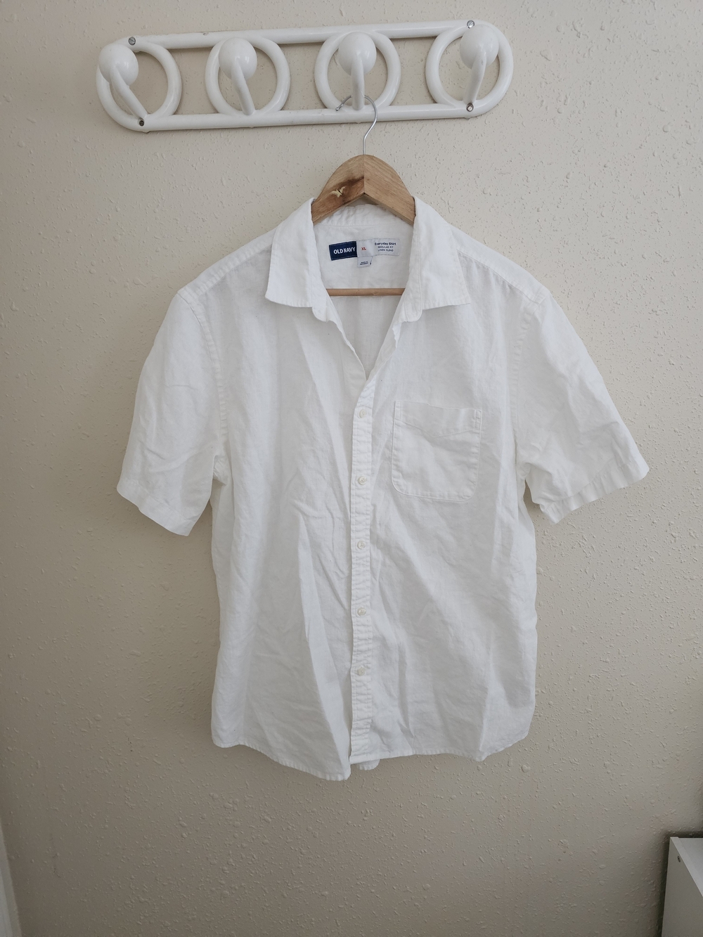 Old Navy White Short-Sleeve Button-Down Shirt